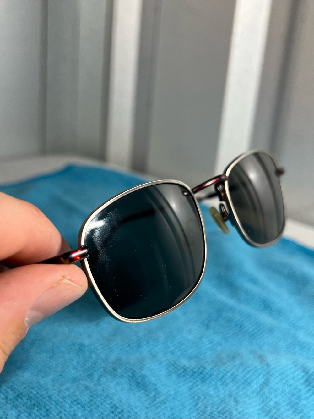 Tommy Hilfiger 1042 Rectangular Sunglasses Tortoise Arms Metal Frame